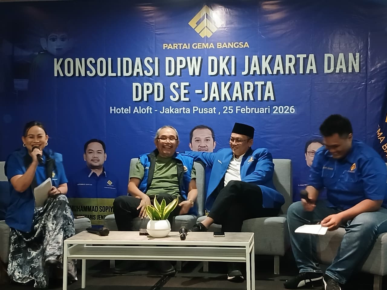 suasanan diskusi dan buka bersama