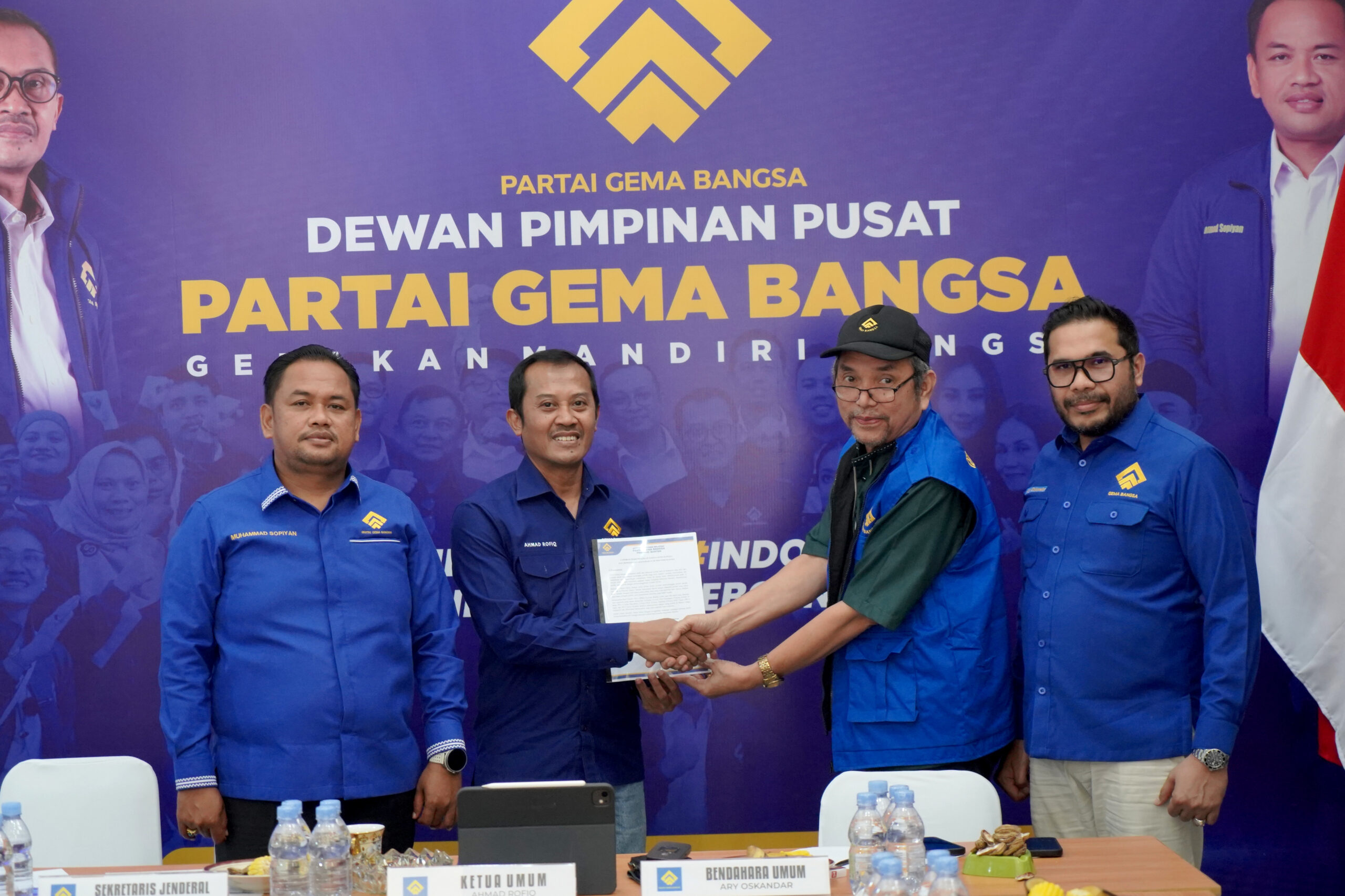 Penyerahan laporan DPW kepada DPP diterima Ketua Umum Ahmad Rofiq.