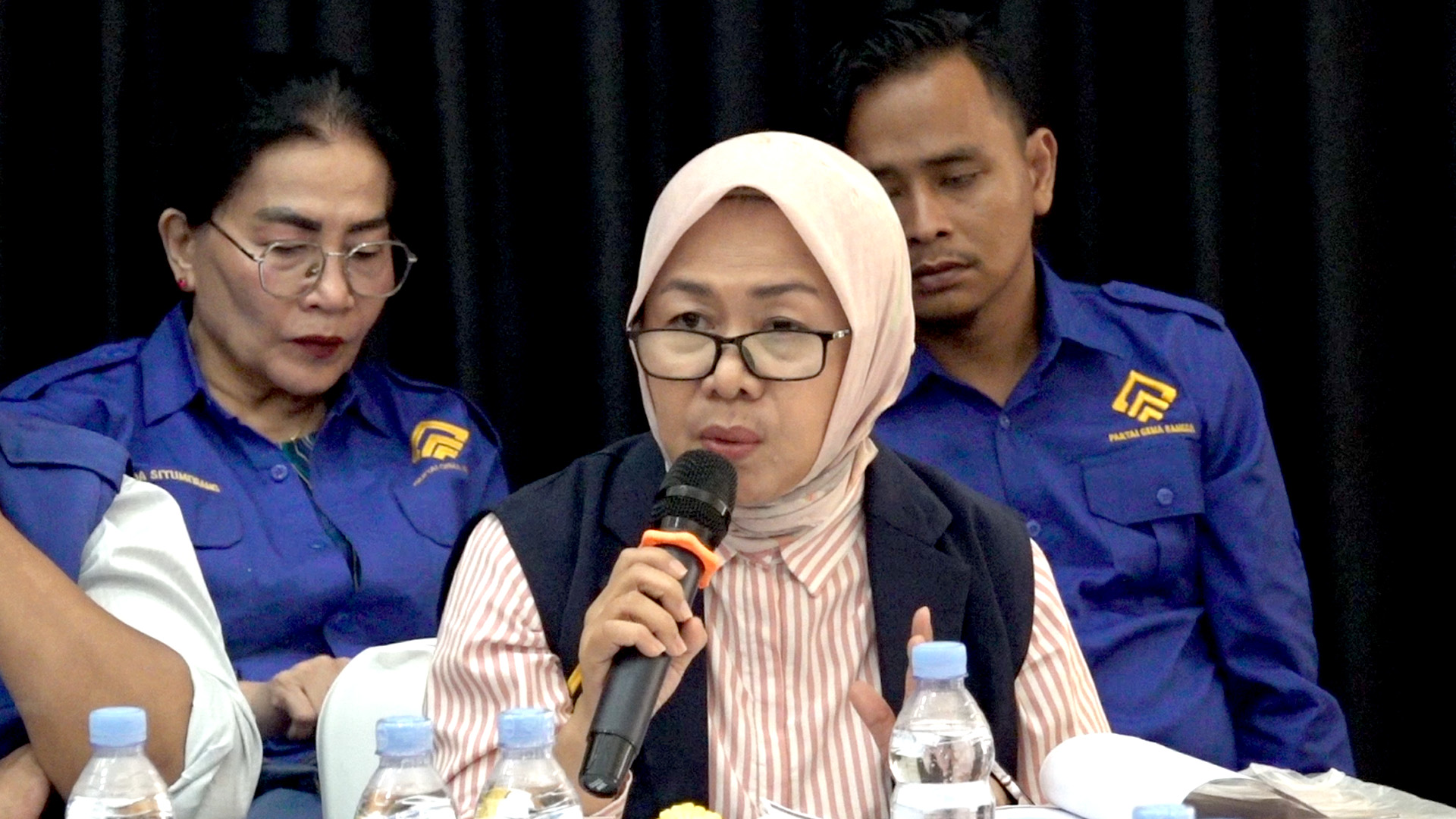 Pengurus DPW Banten menyampaikan pandangan.